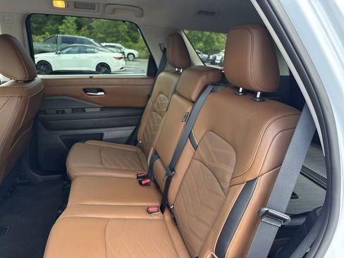 Used 2025 Nissan Pathfinder Platinum w/ Cargo Package FWD image 31