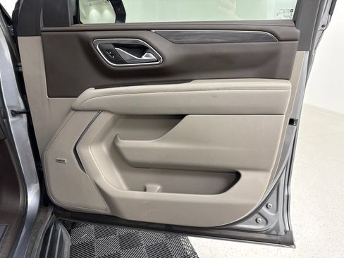 Used 2022 GMC Yukon SLT w/ SLT Luxury Package RWD image 32