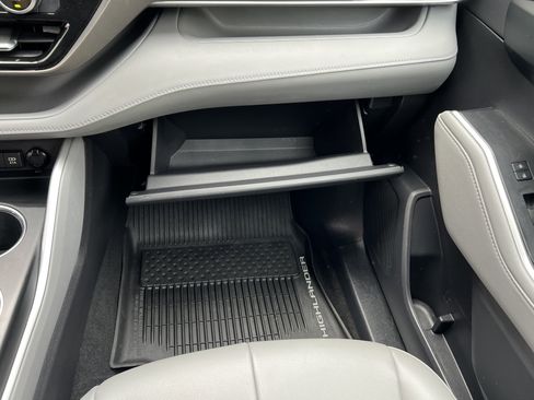 Used 2021 Toyota Highlander XLE image 39