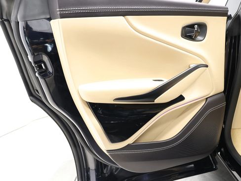 Used 2021 Aston Martin DBX image 50