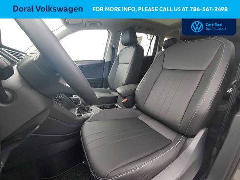 Used 2023 Volkswagen Tiguan SE w/ Panoramic Sunroof Package FWD image 20