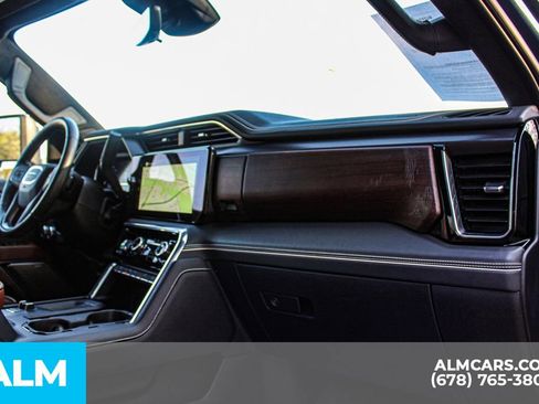 Used 2025 GMC Sierra 2500 Denali Ultimate image 24