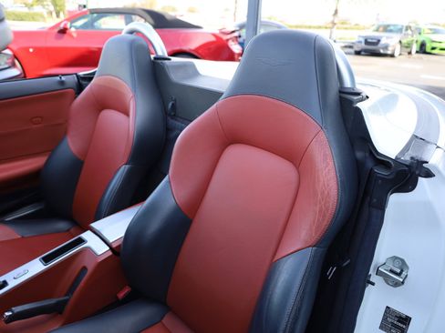 Used 2005 Chrysler Crossfire Limited image 9