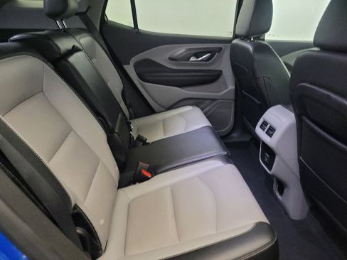Used 2024 GMC Terrain SLT image 19