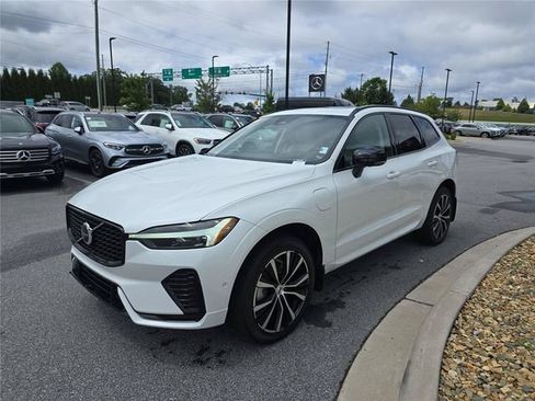 Used 2023 Volvo XC60 T8 Ultimate AWD/4WD image 8