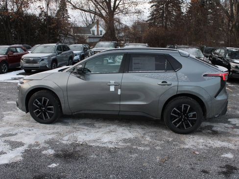 New 2026 Subaru Solterra Premium w/ Premium Convenience Package image 5