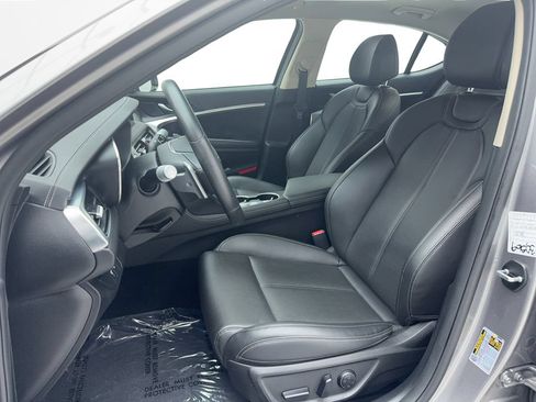 Used 2025 Genesis G70 2.5T RWD image 17