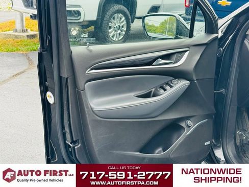 Used 2021 Buick Enclave Essence image 18