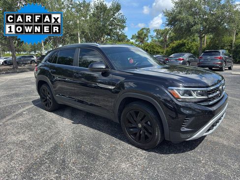 Used 2023 Volkswagen Atlas Cross Sport SE w/ Black Wheel Package FWD image 1