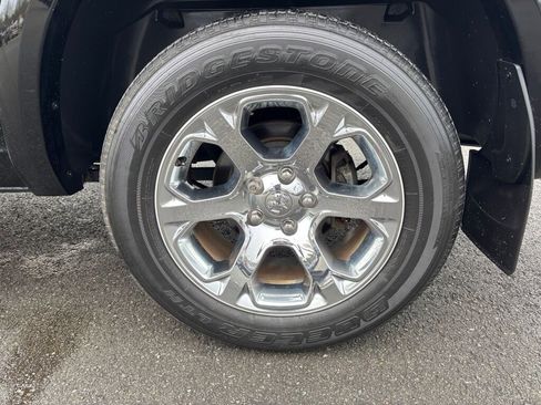 Used 2014 RAM 1500 Laramie w/ Convenience Group image 8