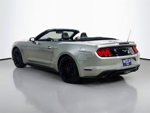 Used 2022 Ford Mustang Premium image 4