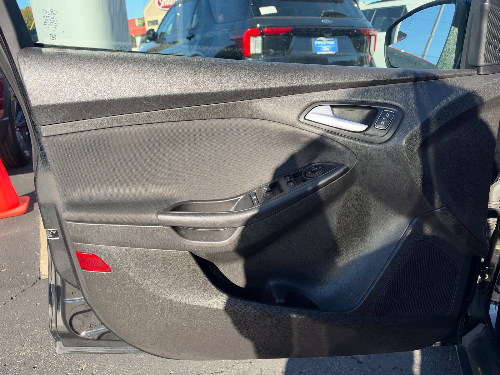 Used 2018 Ford Focus SE FWD image 8
