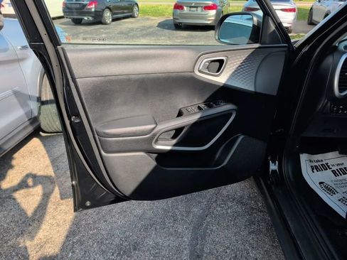 Used 2022 Kia Soul LX w/ Technology Package FWD image 13