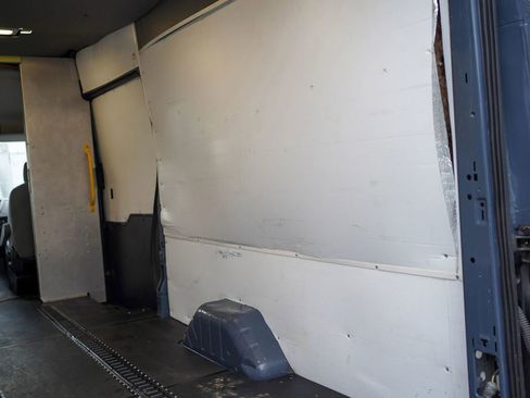 Used 2019 Ford Transit 250 148 High Roof Extended RWD image 18