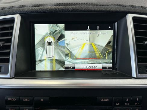 Used 2015 Mercedes-Benz GL 550 4MATIC image 16