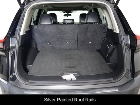 Used 2023 Nissan Rogue SV w/ SV Premium B Package FWD image 16