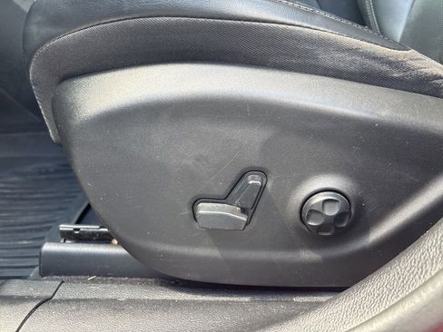 Used 2021 Jeep Cherokee Limited w/ Mopar Interior Package AWD/4WD image 17