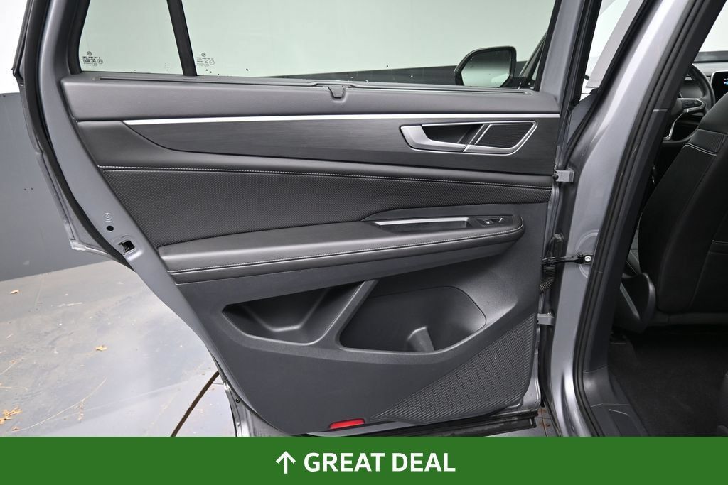 Used 2025 Volkswagen Atlas Cross Sport SE FWD image 28