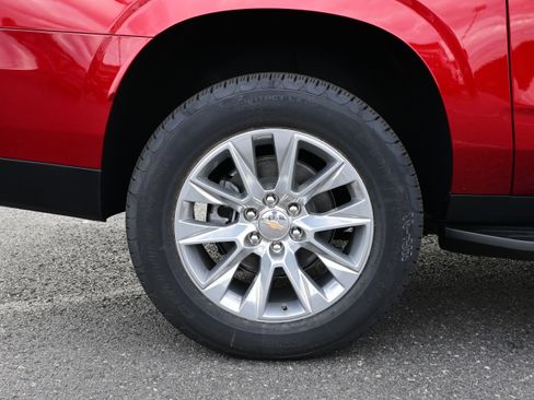New 2026 Chevrolet Suburban Premier w/ Sun And Tow Package AWD/4WD image 9