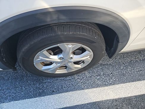 Used 2023 Honda HR-V LX image 7