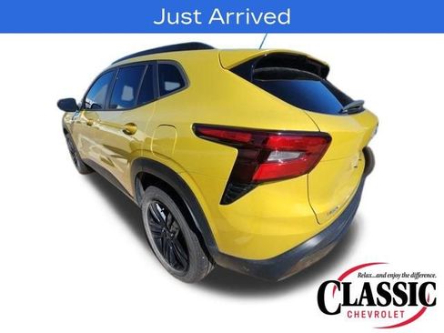 Used 2024 Chevrolet Trax ACTIV w/ Driver Confidence Package image 11