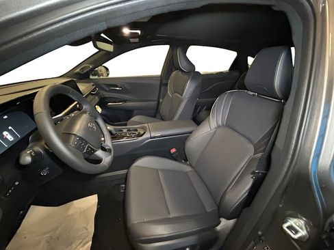 New 2026 Toyota Crown Platinum image 9