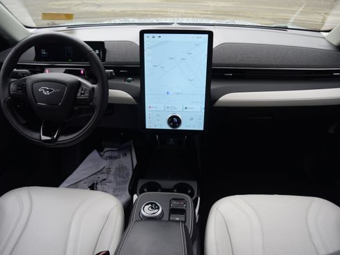 Used 2023 Ford Mustang Mach-E Premium image 8