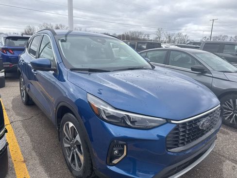 Used 2023 Ford Escape Platinum w/ Premium Technology Package image 13