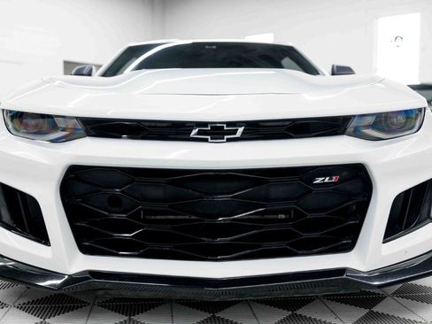 Used 2017 Chevrolet Camaro ZL1 RWD image 18