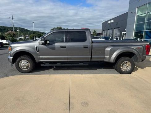 Certified 2022 Ford F350 XLT AWD/4WD image 6