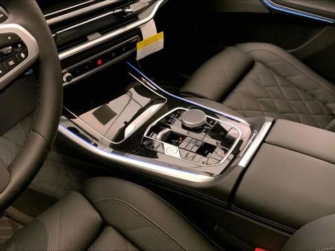 New 2026 BMW X5 xDrive40i w/ M Sport Package image 6