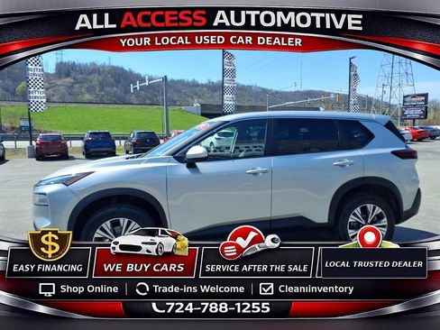 Used 2023 Nissan Rogue SV image 3