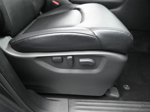 Certified 2024 Nissan Armada SV image 17