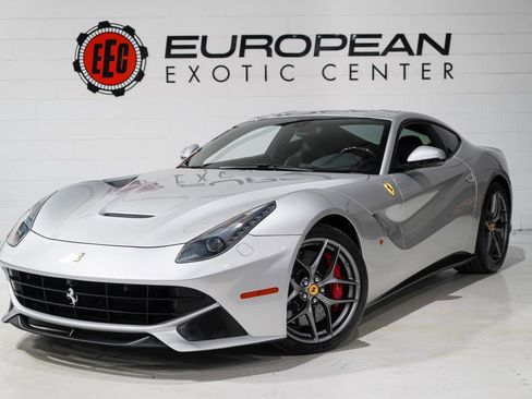 Used 2015 Ferrari F12 Berlinetta image 4