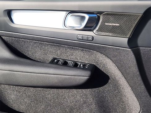 New 2026 Volvo XC40 B5 Ultra w/ Climate Package image 3