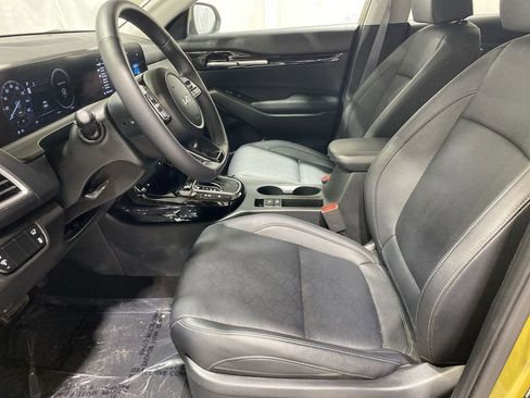 Used 2024 Kia Seltos SX w/ SX Sunroof Package image 13