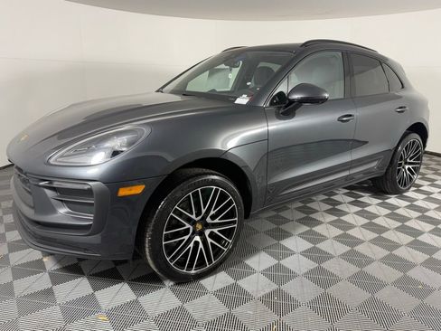 New 2026 Porsche Macan image 1