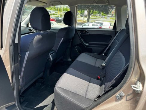 Used 2015 Subaru Forester 2.5i AWD/4WD image 9