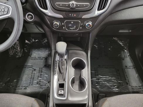 Used 2023 Chevrolet Equinox LT AWD/4WD image 17