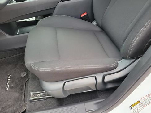 Used 2024 Nissan Rogue S AWD/4WD image 10