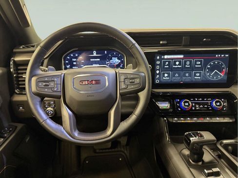 Used 2025 GMC Sierra 1500 AT4 w/ AT4 Premium Package AWD/4WD image 38