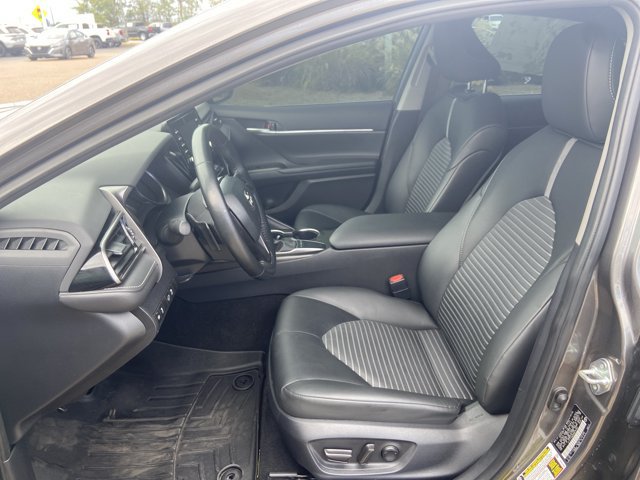 Used 2024 Toyota Camry SE w/ Convenience Package FWD image 18