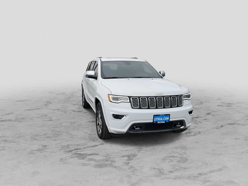 Used 2020 Jeep Grand Cherokee Overland image 3