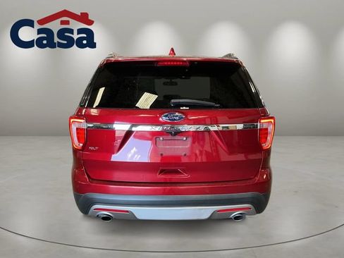 Used 2017 Ford Explorer XLT w/ Equipment Group 202A FWD image 5