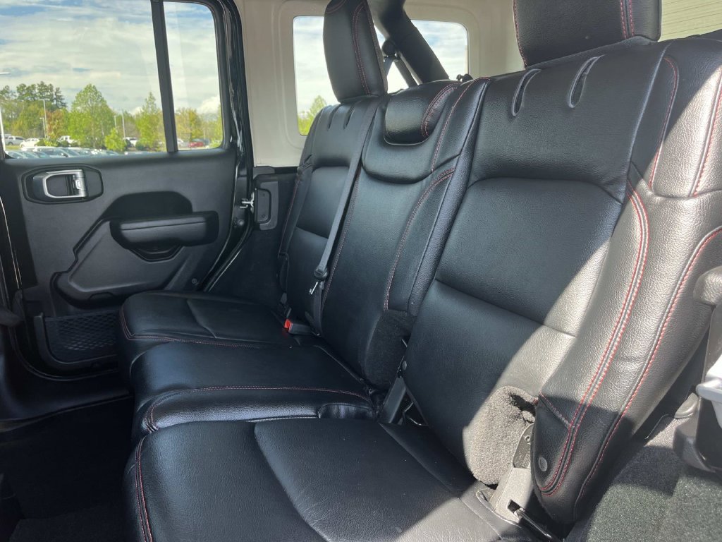 Used 2023 Jeep Wrangler Unlimited Rubicon w/ Cold Weather Group AWD/4WD image 16