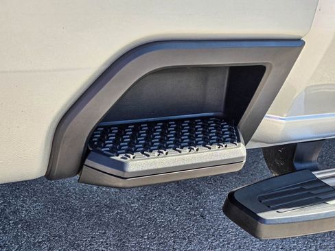 Used 2023 Chevrolet Silverado 3500 High Country w/ Technology Package image 13