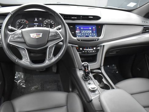 Used 2023 Cadillac XT5 Luxury image 15