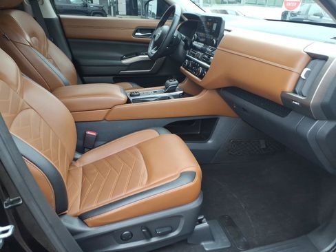 Used 2023 Nissan Pathfinder Platinum AWD/4WD image 30