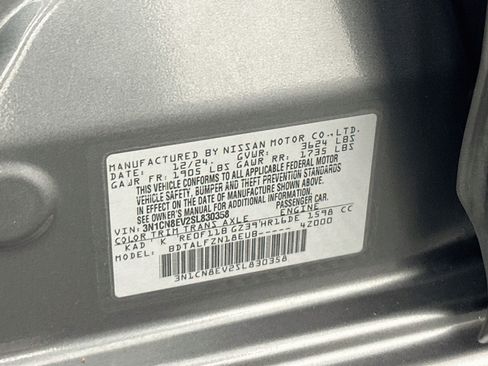 Used 2025 Nissan Versa SV FWD image 12