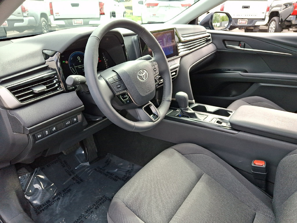 Used 2025 Toyota Camry LE w/ Convenience Package FWD image 17